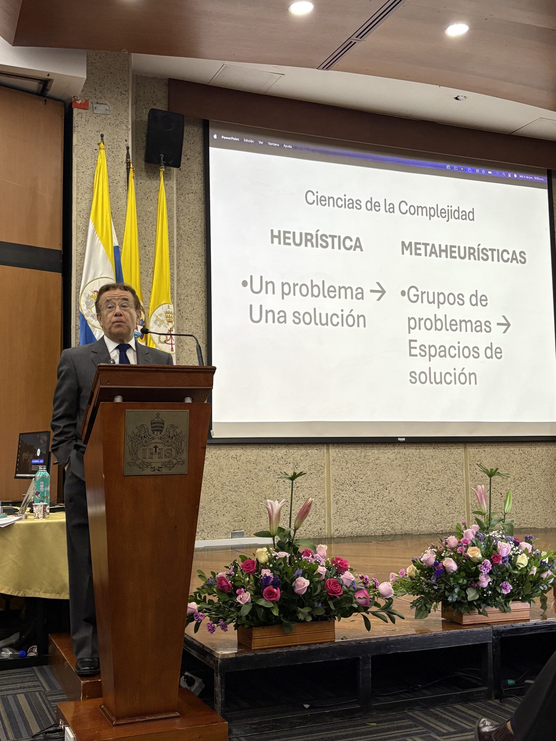 Dr. Carlos E. Maldonado